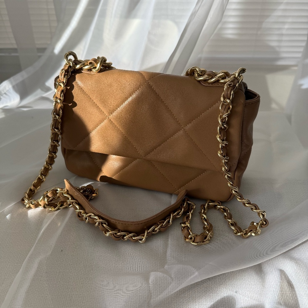 Forever 21 brown gold chain bag